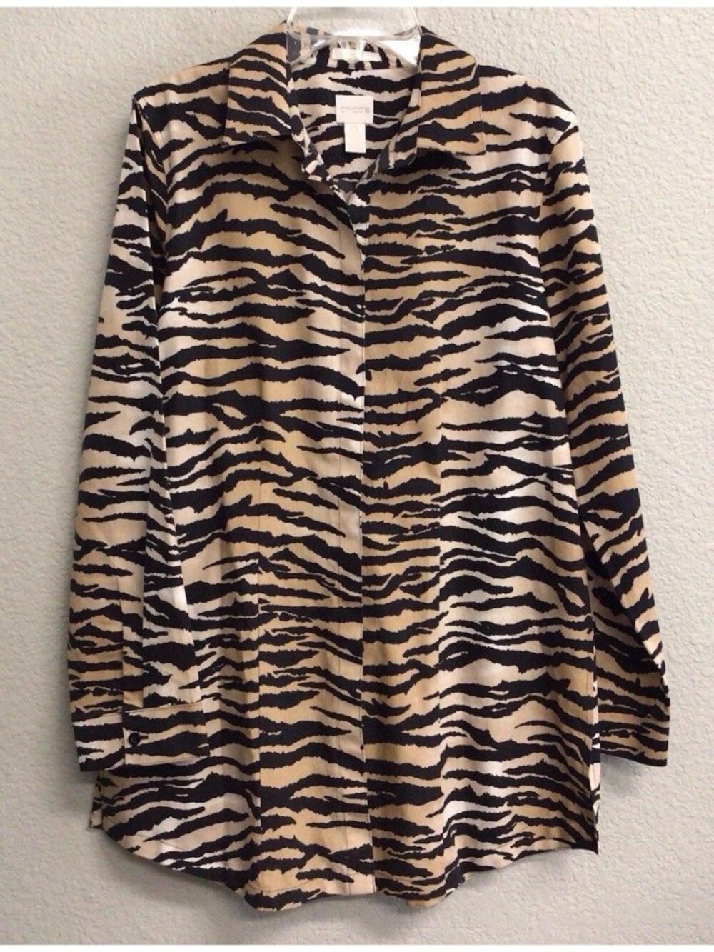 Chico’s Women’s Tunic Blouse Animal Print Long Sleeves Non Iron Size 0 (Small)